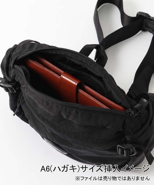 C.P. COMPANY（シーピーカンパニー）の「【C.P. Company / シーピーカンパニー】ACCESSORIES BAG IN NYLON B（ボディバッグ/ウエストポーチ・メンズ・ブラック・FREE）」の7枚目の写真