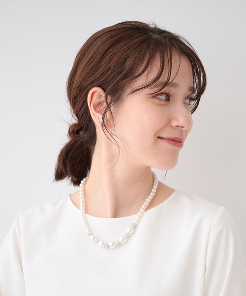 SHOO・LA・RUE（シューラルー）の「【セレモニー】フェイクパールパヴェネックレス（ネックレス・レディース・シルバー/ゴールド/ピンクゴールド・00）」の4枚目の写真