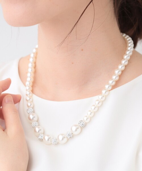 SHOO・LA・RUE（シューラルー）の「【セレモニー】フェイクパールパヴェネックレス（ネックレス・レディース・シルバー/ゴールド/ピンクゴールド・00）」の8枚目の写真