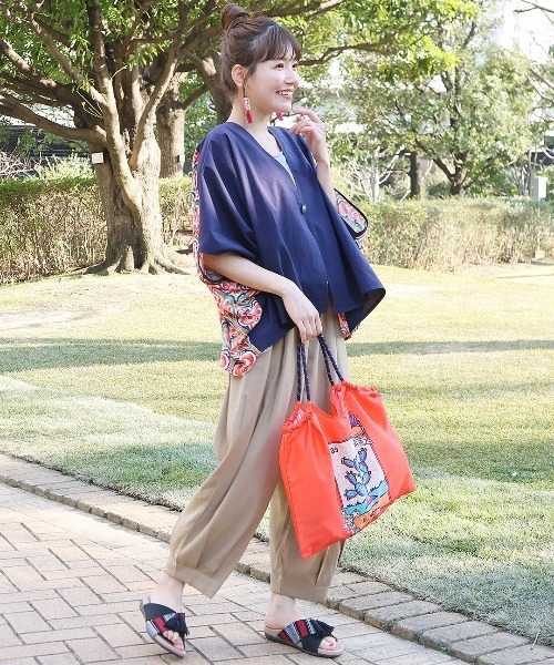 チチカカ(チチカカ)の「刺繍入りパラコードハンドルトート(トートバッグ・レディース・ブルーグリーン/ネイビー/オレンジ/ブラック・FREE)」の14枚目の写真