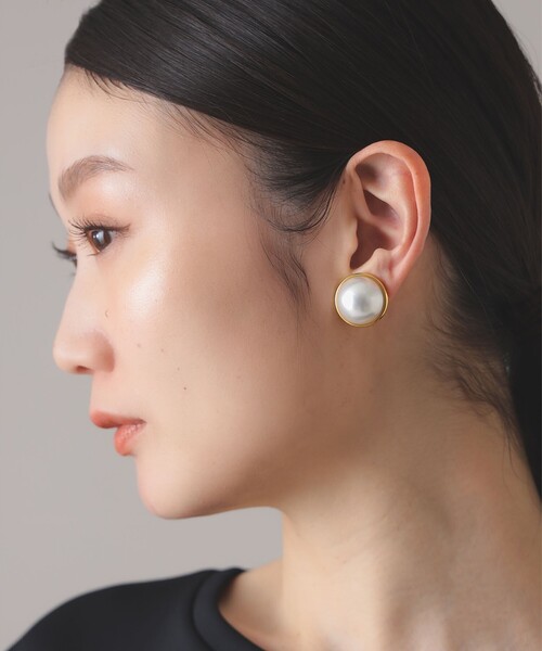 Demi-Luxe BEAMS(デミルクス ビームス)の「ラウンドパール イヤリング(イヤリング・レディース・ゴールド・ONE SIZE)」の1枚目の写真