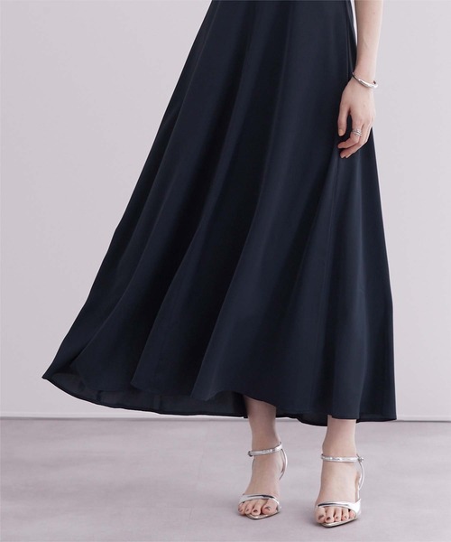 UR'S（ユアーズ）の「Vネックフィットアンドフレアワンピース（ワンピース・レディース・ネイビー/パープル/グレイッシュベージュ/ブラック系その他・S/M/L）」の17枚目の写真