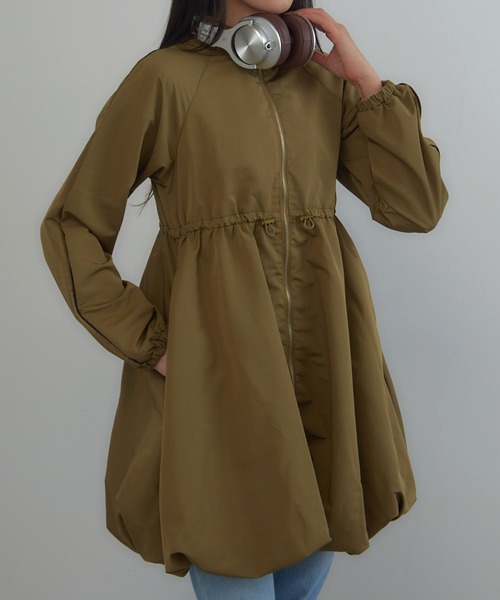 MAGASIN DE MODE Onjna(マガジンデモードオンジェナ )の「【MAGASIN DE MODE Onjna】T/Nタフタトラックバルーンミニワンピース XNN(ワンピース・レディース・ベージュ/チャコールグレー/アイボリー/カーキ・FREE)」の4枚目の写真