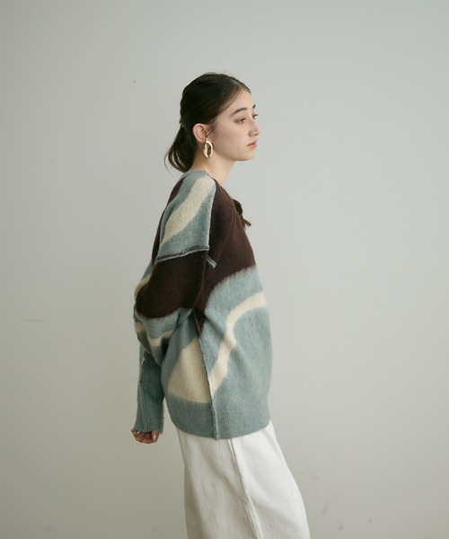 Crisp(クリスプ)の「【ZOZO限定】ニュアンスモチーフニット(ニット/セーター・レディース・ブルー/グレー・FREE)」の11枚目の写真