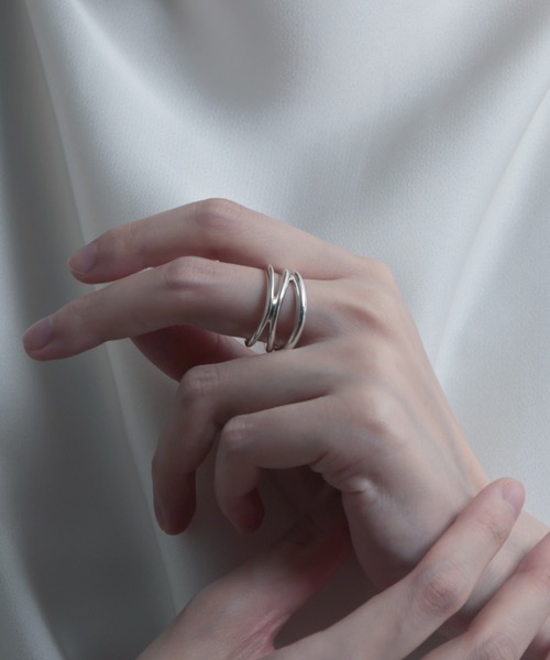 YArKA（ヤーカ）の「【YArKA/ヤーカ】triple round ring [triple heyt] / 3ラウンドラインリング（リング・レディース・シルバー/ゴールド・#19/#17/#15/#13/#11/#21）」の2枚目の写真