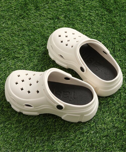 algy（アルジー）の「ボリュームソールクロッグサンダル（サンダル・キッズ・オフホワイト/ブラック・23/24）」の2枚目の写真