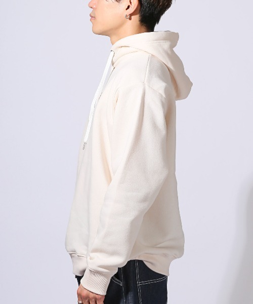 LUXSTYLE(ラグスタイル)の「ワンポイント刺繍入り裏起毛パーカー(パーカー・メンズ・ブラック/ホワイト・M/L/XL)」の3枚目の写真