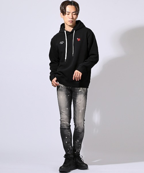 LUXSTYLE(ラグスタイル)の「ワンポイント刺繍入り裏起毛パーカー(パーカー・メンズ・ブラック/ホワイト・M/L/XL)」の7枚目の写真
