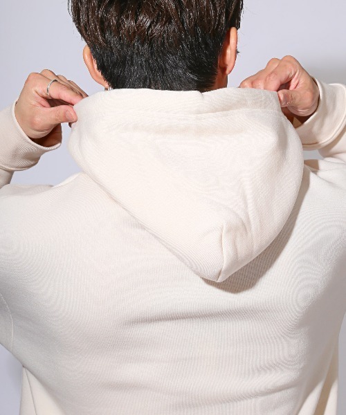 LUXSTYLE(ラグスタイル)の「ワンポイント刺繍入り裏起毛パーカー(パーカー・メンズ・ブラック/ホワイト・M/L/XL)」の11枚目の写真