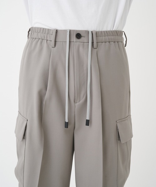 STUDIOUS（ステュディオス）の「NO SEASON WASHABLEWOOL CARGO（カーゴパンツ・メンズ・グレイッシュベージュ/ブラック・2/1）」の22枚目の写真