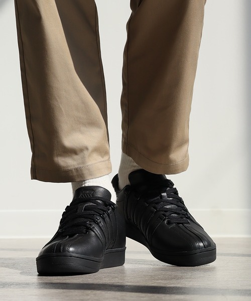 K-SWISS（ケースイス）の「【K-SWISS/ケースイス】CLASSIC 88(クラシック 88) レザー ローカットスニーカー（スニーカー・メンズ・ホワイト系その他2/ホワイト/ホワイト系その他/ブラック・27.0cm/25.0cm/25.5cm/26.0cm/26.5cm/27.5cm/28.0cm）」の5枚目の写真