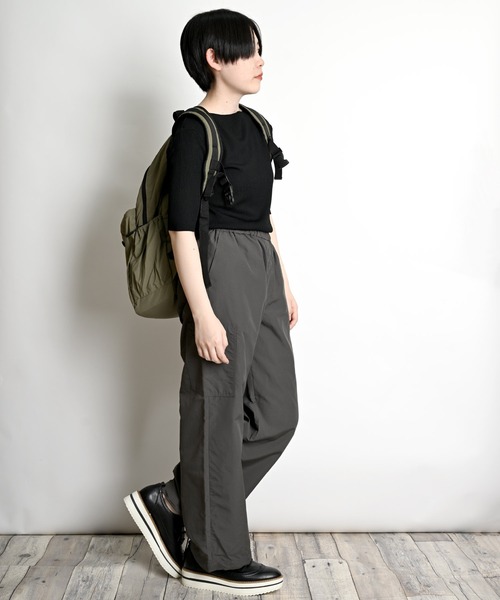 MARAI（マーライ）の「イージーカーゴパンツ ナイロンパンツ 撥水（カーゴパンツ・レディース・チャコール/パープル/ホワイト/ブラック・フリー）」の17枚目の写真