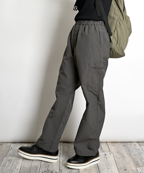 MARAI（マーライ）の「イージーカーゴパンツ ナイロンパンツ 撥水（カーゴパンツ・レディース・チャコール/パープル/ホワイト/ブラック・フリー）」の15枚目の写真