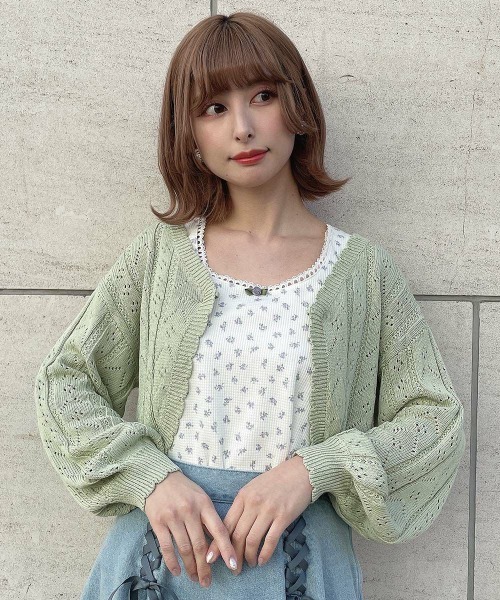 F i.n.t（フィント）の「ローズモチーフ付き小花柄タンクトップ/ fint　フィント（タンクトップ・レディース・ピンク/イエロー/ラベンダー・FREE）」の2枚目の写真