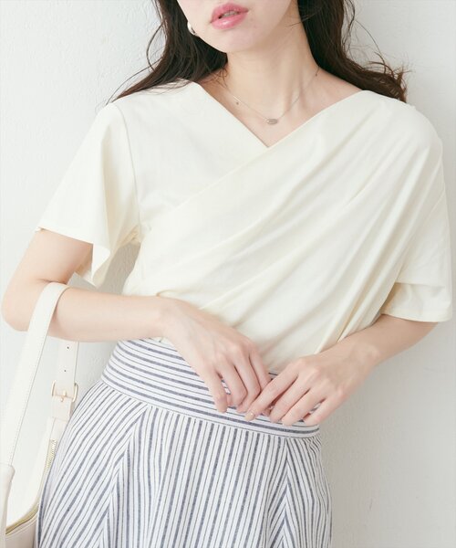 natural couture（ナチュラルクチュール）の「ドレープカットプルオーバー（Tシャツ/カットソー・レディース・サックスブルー/オフホワイト/イエロー/ブラック・FREE）」の9枚目の写真