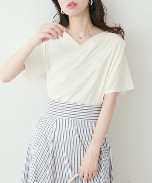 natural couture（ナチュラルクチュール）の「ドレープカットプルオーバー（Tシャツ/カットソー・レディース・サックスブルー/オフホワイト/イエロー/ブラック・FREE）」の10枚目の写真