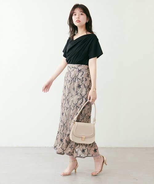 natural couture（ナチュラルクチュール）の「ドレープカットプルオーバー（Tシャツ/カットソー・レディース・サックスブルー/オフホワイト/イエロー/ブラック・FREE）」の16枚目の写真