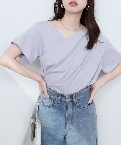 natural couture（ナチュラルクチュール）の「ドレープカットプルオーバー（Tシャツ/カットソー・レディース・サックスブルー/オフホワイト/イエロー/ブラック・FREE）」の4枚目の写真