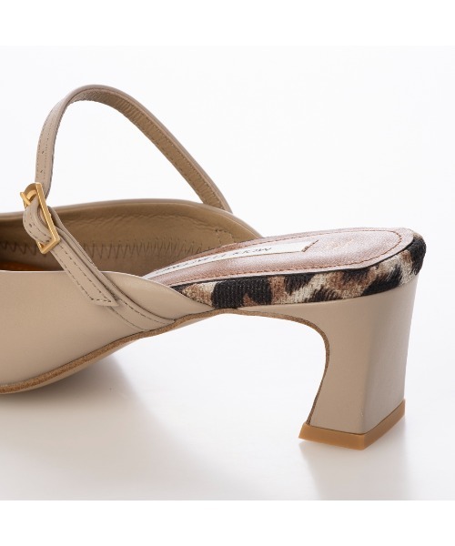 Mode et Jacomo（モードエジャコモ）の「ベルテッドミュールパンプス（パンプス・レディース・デザートカモ/ブラック・22.5cm/23cm/24.5cm/23.5cm/24cm）」の8枚目の写真