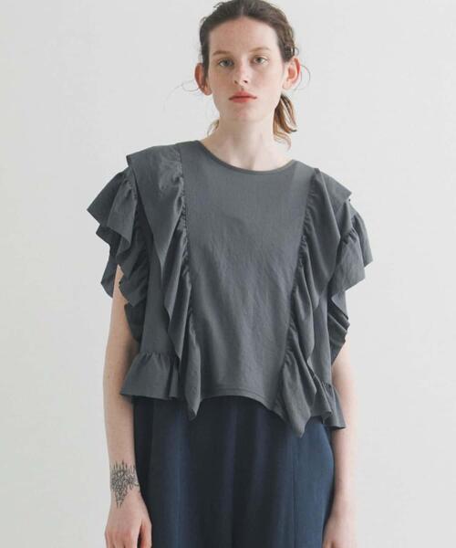 LAATO(ラート)の「frill frill tee(Tシャツ/カットソー・レディース・ホワイト/ブラウン/ダークグレー/グレー/ブルー系その他・FREE)」の5枚目の写真