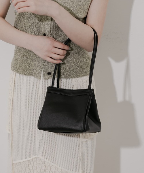 SMELLY（スメリー）の「スクエアミニバッグ（ハンドバッグ・レディース・ブラック/アイボリー・-）」の2枚目の写真