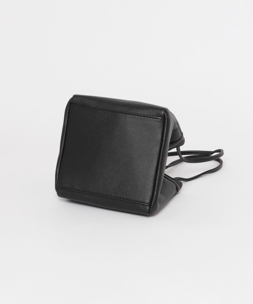 SMELLY（スメリー）の「スクエアミニバッグ（ハンドバッグ・レディース・ブラック/アイボリー・-）」の19枚目の写真