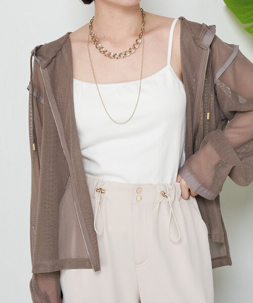 Jena espace merveilleux（ジェナ　エスパスメルヴェイユ）の「カップ付きキャミソール（キャミソール・レディース・グレー/ブラック/オフホワイト・FREE）」の2枚目の写真