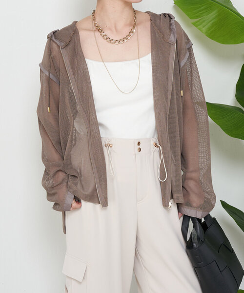 Jena espace merveilleux（ジェナ　エスパスメルヴェイユ）の「カップ付きキャミソール（キャミソール・レディース・グレー/ブラック/オフホワイト・FREE）」の6枚目の写真