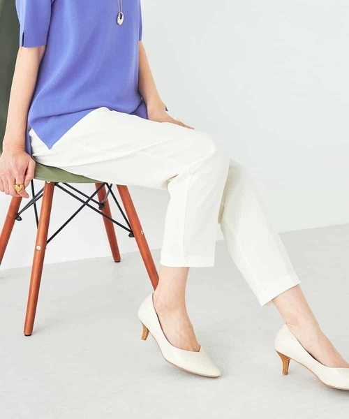 a.v.v（アーヴェヴェ）の「【接触冷感/洗える/イージーケア】美ラクるイージーテーパードパンツ（その他パンツ・レディース・ブルー/アイボリー/ミント/ダークインディゴブルー/グレー系その他/チャコールグレー/ブラック/ネイビー・34/36/40/38/42）」の2枚目の写真