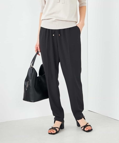 a.v.v（アーヴェヴェ）の「【接触冷感/洗える/イージーケア】美ラクるイージーテーパードパンツ（その他パンツ・レディース・ブルー/アイボリー/ミント/ダークインディゴブルー/グレー系その他/チャコールグレー/ブラック/ネイビー・34/36/40/38/42）」の3枚目の写真