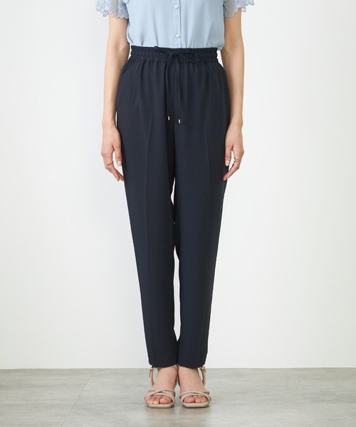 a.v.v（アーヴェヴェ）の「【接触冷感/洗える/イージーケア】美ラクるイージーテーパードパンツ（その他パンツ・レディース・ブルー/アイボリー/ミント/ダークインディゴブルー/グレー系その他/チャコールグレー/ブラック/ネイビー・34/36/40/38/42）」の20枚目の写真