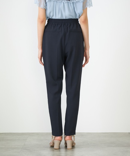 a.v.v（アーヴェヴェ）の「【接触冷感/洗える/イージーケア】美ラクるイージーテーパードパンツ（その他パンツ・レディース・ブルー/アイボリー/ミント/ダークインディゴブルー/グレー系その他/チャコールグレー/ブラック/ネイビー・34/36/40/38/42）」の22枚目の写真