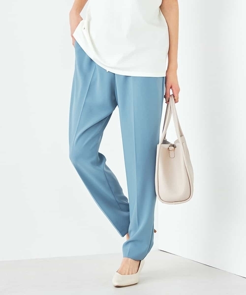 a.v.v（アーヴェヴェ）の「【接触冷感/洗える/イージーケア】美ラクるイージーテーパードパンツ（その他パンツ・レディース・ブルー/アイボリー/ミント/ダークインディゴブルー/グレー系その他/チャコールグレー/ブラック/ネイビー・34/36/40/38/42）」の12枚目の写真