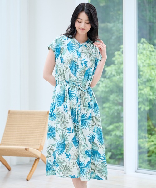 Arnold Palmer（アーノルドパーマー）の「リゾート柄 シャツワンピース（シャツワンピース・レディース・ブラック/ネイビー/グリーン/ベージュ・L/M/S）」の3枚目の写真