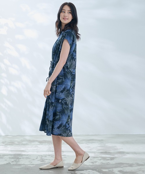 Arnold Palmer（アーノルドパーマー）の「リゾート柄 シャツワンピース（シャツワンピース・レディース・ブラック/ネイビー/グリーン/ベージュ・L/M/S）」の15枚目の写真