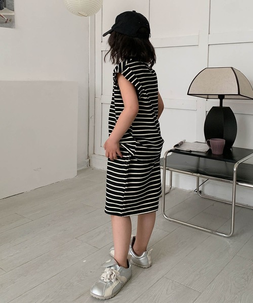 aimoha(アイモハ)の「【aimoha-KIDS-】ボーダーTシャツセットアップ (SS)(セットアップ・キッズ・ブラック・110/120/130/140/150)」の3枚目の写真