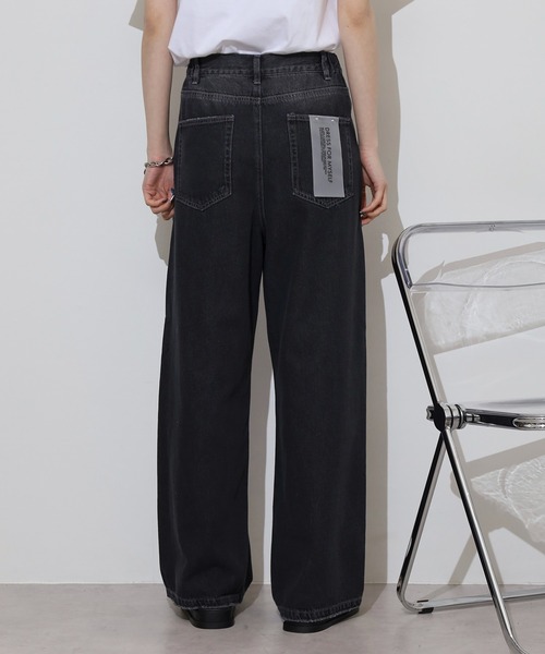 hunch（ハンチ）の「hunch １０オンスデニム　ゆるストレートパンツ（デニムパンツ・レディース・ライトインディゴブルー/ブラック・FREE）」の18枚目の写真