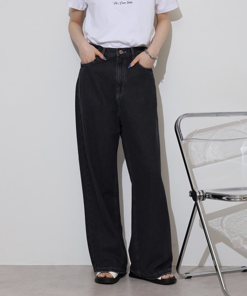 hunch（ハンチ）の「hunch １０オンスデニム　ゆるストレートパンツ（デニムパンツ・レディース・ライトインディゴブルー/ブラック・FREE）」の4枚目の写真