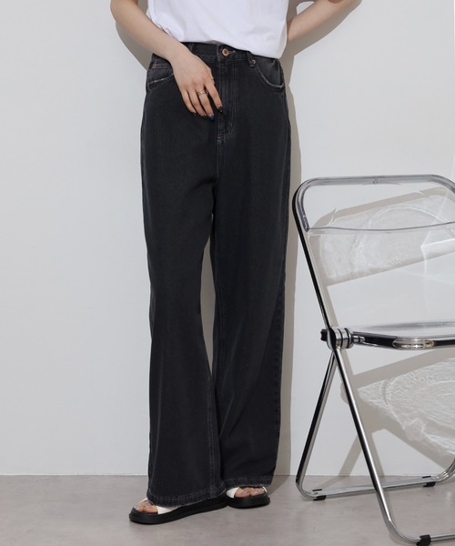 hunch（ハンチ）の「hunch １０オンスデニム　ゆるストレートパンツ（デニムパンツ・レディース・ライトインディゴブルー/ブラック・FREE）」の7枚目の写真