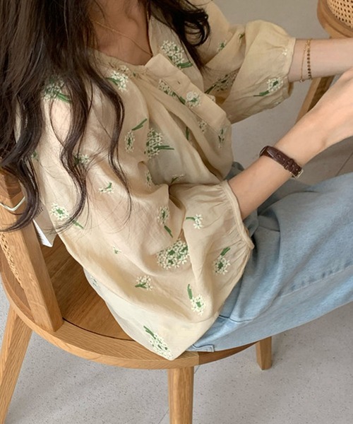 meJane(ミージェーン)の「小花ブーケ刺繍 シアーブラウス(シャツ/ブラウス・レディース・ライトベージュ・FREE)」の9枚目の写真