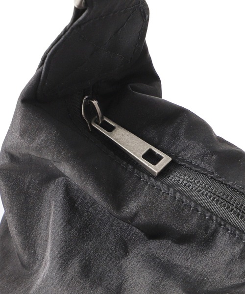 X-girl（エックスガール）の「SIDE DRAWSTRING BAG（ショルダーバッグ・レディース・ブラック/ライトグレー・ONE SIZE）」の8枚目の写真