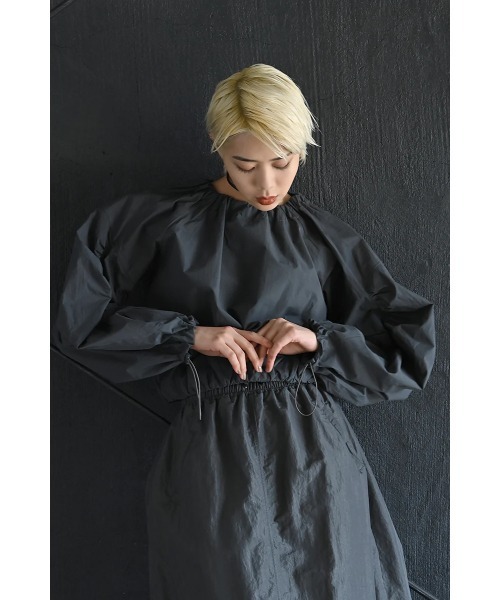 funda mine(ファンダマイン)の「シャーリングブラウス(シャツ/ブラウス・レディース・グレー・FREE)」の1枚目の写真