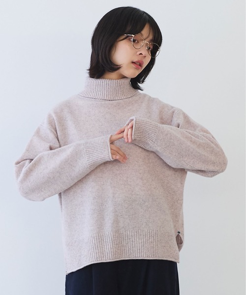 bulle de savon（ビュルデサボン）の「ジーロンラム タートルネックプルオーバー（ニット/セーター・レディース・ライトブルー/ブルー/マスタード/ミント/レッド/ピンク/ダークブラウン・FREE）」の8枚目の写真