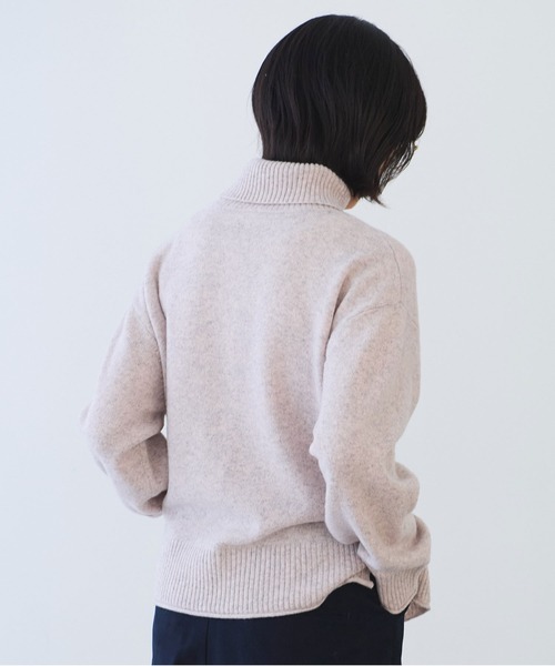 bulle de savon（ビュルデサボン）の「ジーロンラム タートルネックプルオーバー（ニット/セーター・レディース・ライトブルー/ブルー/マスタード/ミント/レッド/ピンク/ダークブラウン・FREE）」の11枚目の写真