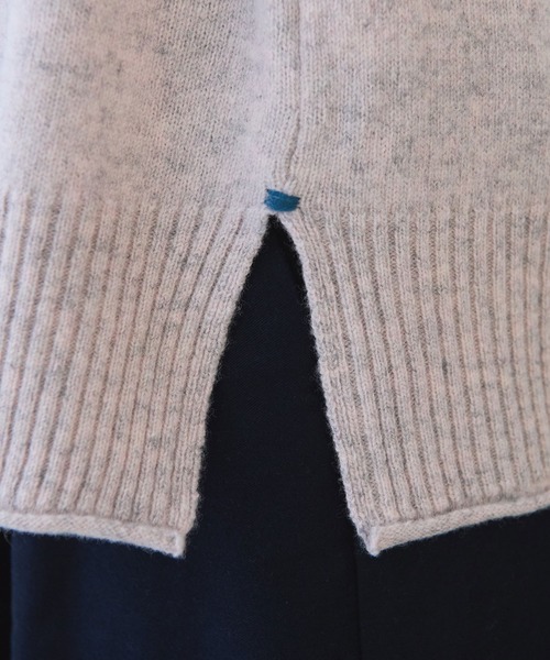 bulle de savon（ビュルデサボン）の「ジーロンラム タートルネックプルオーバー（ニット/セーター・レディース・ライトブルー/ブルー/マスタード/ミント/レッド/ピンク/ダークブラウン・FREE）」の22枚目の写真