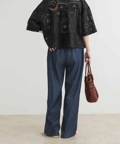 URBAN RESEARCH DOORS（アーバンリサーチドアーズ）の「リヨセルデニムイージーパンツ（デニムパンツ・レディース・インディゴブルー/ブラック・MEDIUM/SMALL）」の5枚目の写真