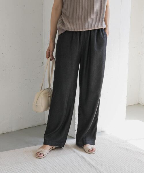 URBAN RESEARCH DOORS（アーバンリサーチドアーズ）の「リヨセルデニムイージーパンツ（デニムパンツ・レディース・インディゴブルー/ブラック・MEDIUM/SMALL）」の21枚目の写真