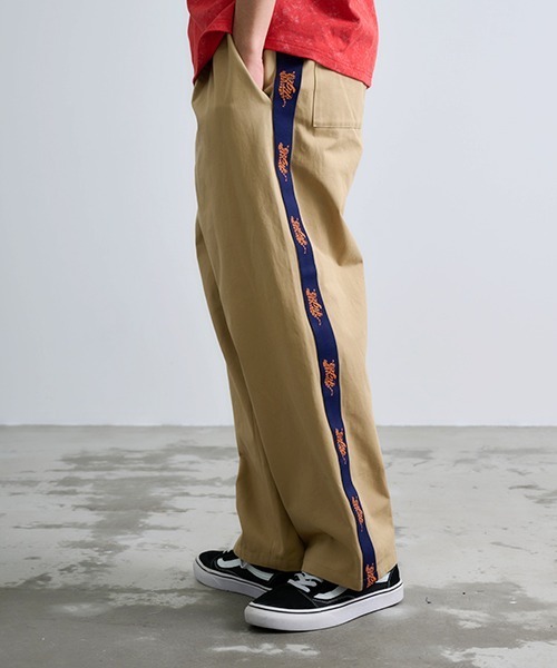 Revo.（レボ）の「Revo. タイガーテープライン ツイル ワーク イージーパンツ（チノパンツ・メンズ・ブラック/ベージュ・1/2）」の2枚目の写真