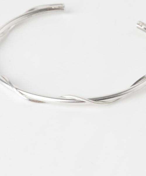 SMELLY(スメリー)の「SMELLY so’ twist chain bangle(ブレスレット・レディース・シルバー・-)」の12枚目の写真