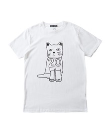 BLACK SCORE（ブラックスコア）の「BLACK SCORE × DRESSLAVE / 20th sitting cat tee(アニバーサリー シッティングキャット半袖Tシャツ BSMCC UNISEX T SHIRT)（Tシャツ/カットソー）」